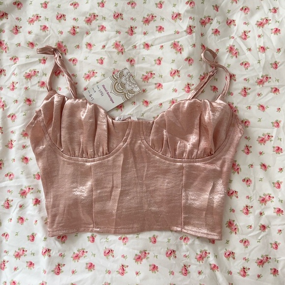 Coquette pink satin cropped cami - Picture 1 of 4